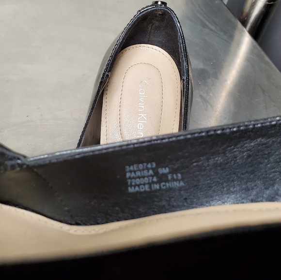 Calvin Klein 2'5" open toe shoes - Picture 3 of 7